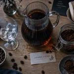 Comment réussir l'infusion à froid du café de spécialité : cold brew doux 1:10, mouture grossière